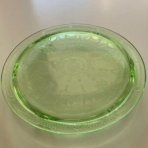 Depression Glass Green Uranium Cake Plate - Anchor Hocking "Ballerina" pattern